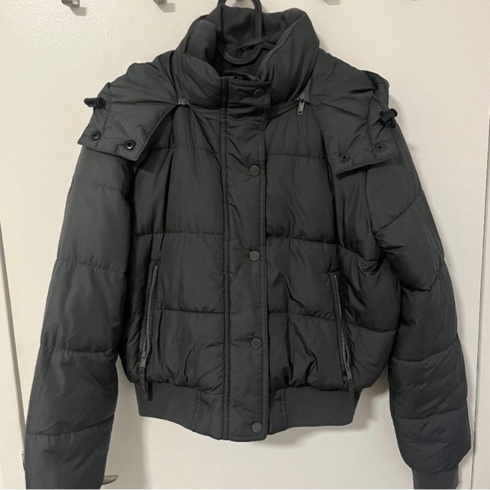 Hollister Women's Black Puffer Jacket